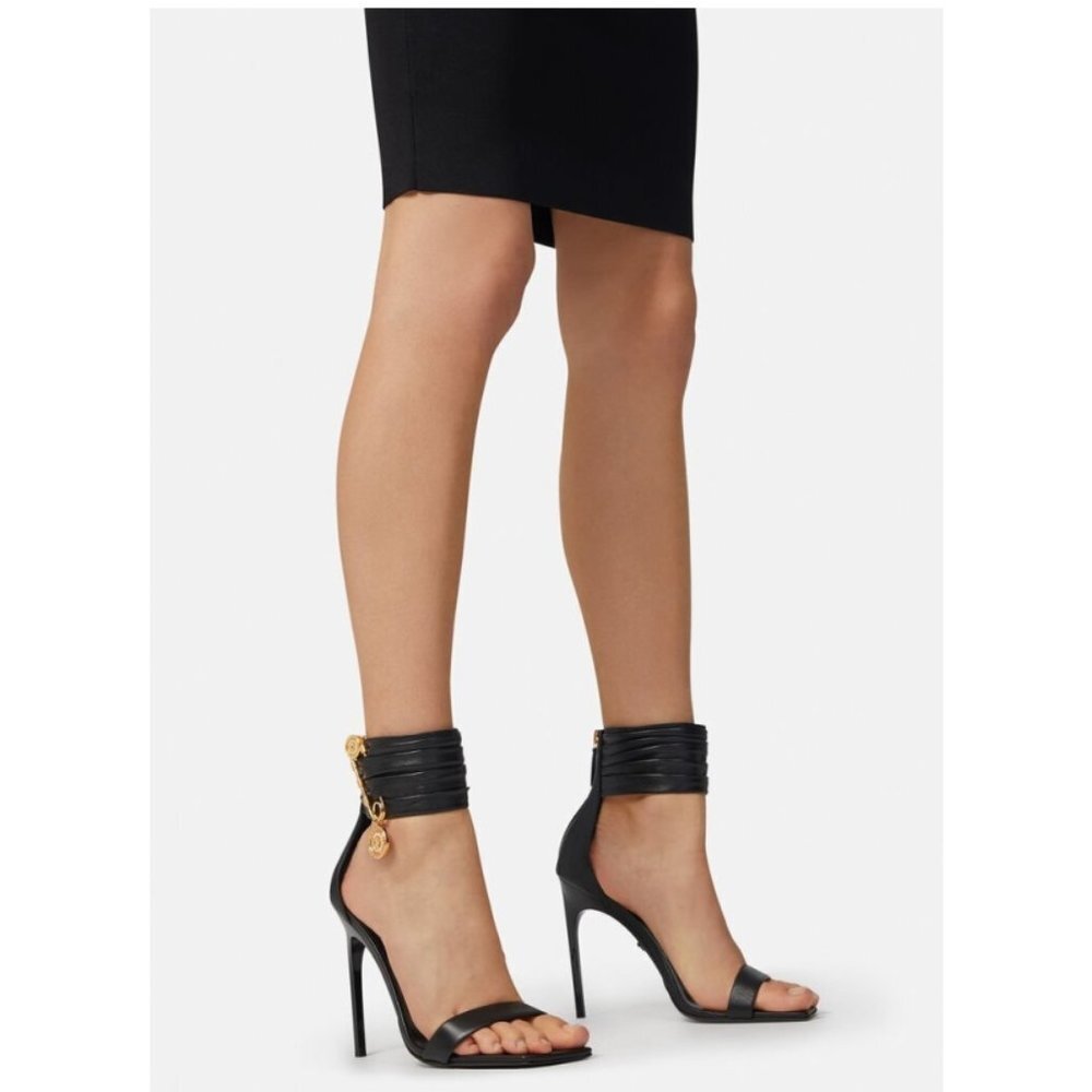 Authentic VERSACE  Embellished Leather Sandals 💎